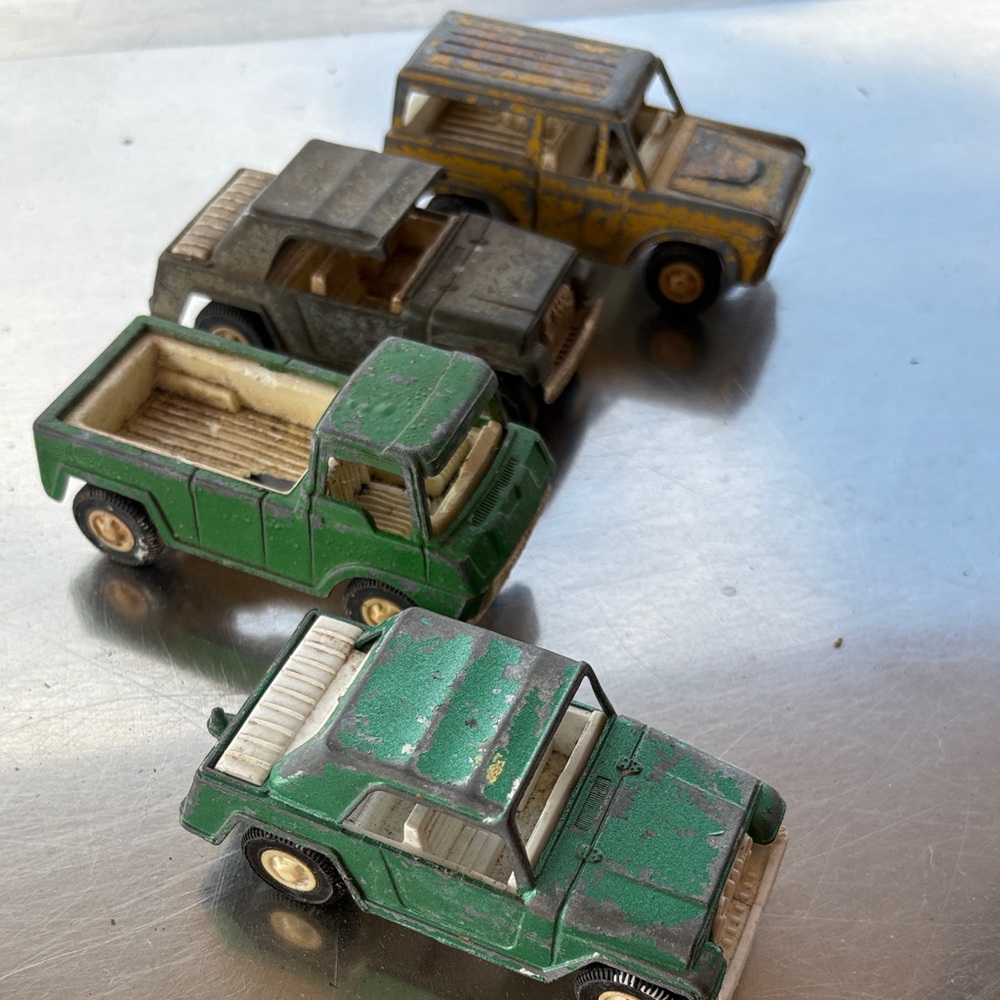 Vintage Die-Cast Toy Cars Set - Green and Yellow
